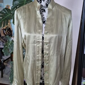 Chic Women's Satin Blazer in Cream